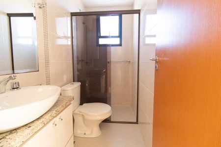 Apartamento à venda com 84m², 3 quartos e 2 vagas Apartamento à venda com 84m², 3 quartos e 2 vagasBanheiro da Suíte