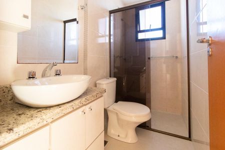 Apartamento à venda com 84m², 3 quartos e 2 vagas Apartamento à venda com 84m², 3 quartos e 2 vagasBanheiro da Suíte