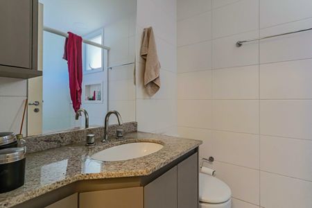 Suite 01 - Banheiro de apartamento para alugar com 3 quartos, 134m² em Vila Anastácio, São Paulo