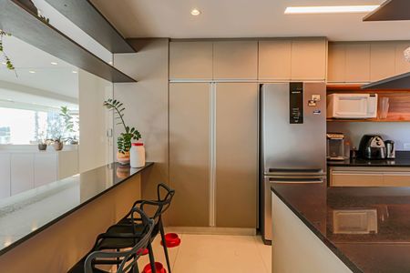 Cozinha de apartamento para alugar com 3 quartos, 134m² em Vila Anastácio, São Paulo