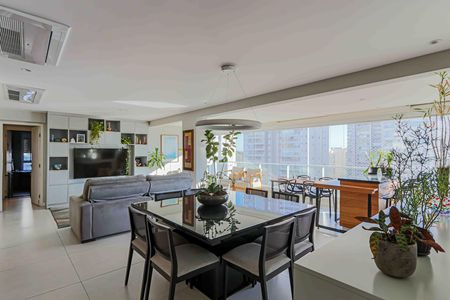 Apartamento para alugar com 3 quartos, 134m² em Vila Anastácio, São Paulo