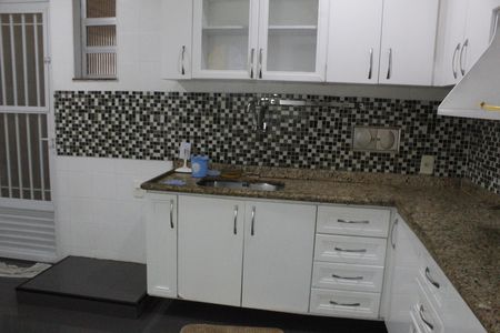 Apartamento à venda com 190m², 3 quartos e 2 vagasCozinha