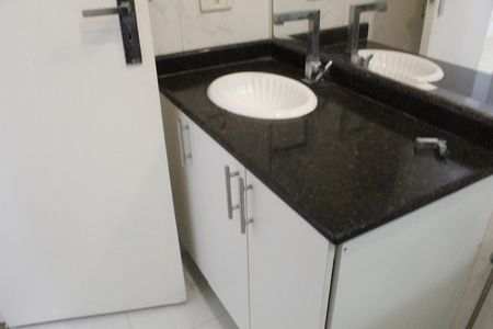 Apartamento à venda com 190m², 3 quartos e 2 vagasBanheiro Social