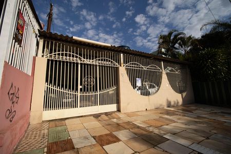 Fachada de casa à venda com 3 quartos, 100m² em Recanto das Emas, Brasília