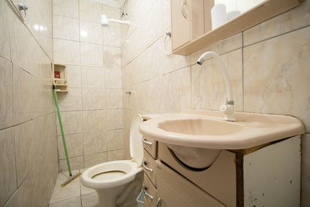 Banheiro Social de casa à venda com 3 quartos, 100m² em Recanto das Emas, Brasília