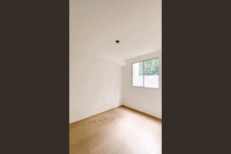 Quarto de apartamento para alugar com 2 quartos, 39m² em Rio do Ouro, São Gonçalo