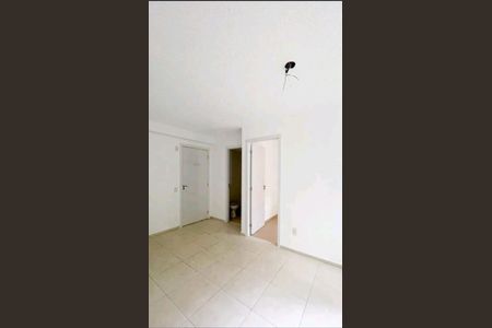 Sala de apartamento para alugar com 2 quartos, 39m² em Rio do Ouro, São Gonçalo