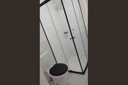 Banheiro de apartamento para alugar com 2 quartos, 39m² em Rio do Ouro, São Gonçalo