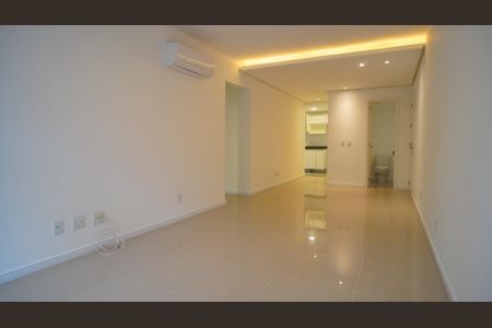 Apartamento para alugar com 76m², 2 quartos e 2 vagasSala