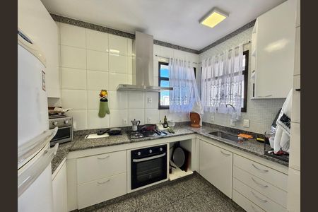 Cozinha e Área de Serviço de apartamento à venda com 4 quartos, 340m² em Serra, Belo Horizonte