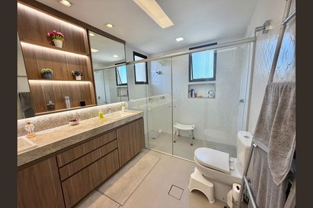 Suíte - Banheiro  de apartamento à venda com 4 quartos, 340m² em Serra, Belo Horizonte