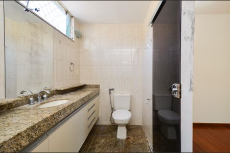 Apartamento para alugar com 132m², 4 quartos e 2 vagas Apartamento para alugar com 132m², 4 quartos e 2 vagasBanheiro Suíte