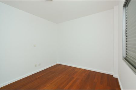 Apartamento para alugar com 132m², 4 quartos e 2 vagas Apartamento para alugar com 132m², 4 quartos e 2 vagasQuarto 1