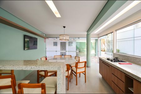 Apartamento para alugar com 132m², 4 quartos e 2 vagas Apartamento para alugar com 132m², 4 quartos e 2 vagasÁrea comum - Churrasqueira
