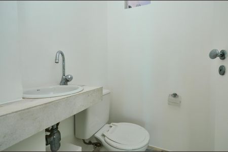 Apartamento para alugar com 132m², 4 quartos e 2 vagas Apartamento para alugar com 132m², 4 quartos e 2 vagasLavabo
