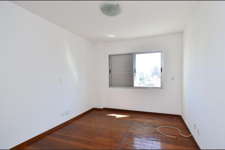 Apartamento para alugar com 132m², 4 quartos e 2 vagas Apartamento para alugar com 132m², 4 quartos e 2 vagasQuarto 2