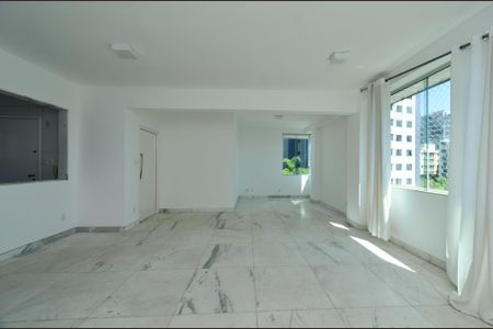 Apartamento para alugar com 132m², 4 quartos e 2 vagas Apartamento para alugar com 132m², 4 quartos e 2 vagasSala Ambientes