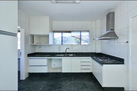 Apartamento para alugar com 132m², 4 quartos e 2 vagas Apartamento para alugar com 132m², 4 quartos e 2 vagasCozinha