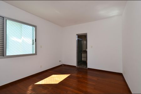 Apartamento para alugar com 132m², 4 quartos e 2 vagas Apartamento para alugar com 132m², 4 quartos e 2 vagasSuíte