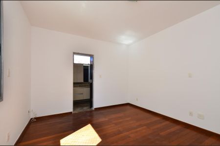 Apartamento para alugar com 132m², 4 quartos e 2 vagas Apartamento para alugar com 132m², 4 quartos e 2 vagasSuíte