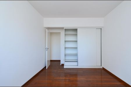 Apartamento para alugar com 132m², 4 quartos e 2 vagas Apartamento para alugar com 132m², 4 quartos e 2 vagasQuarto 2