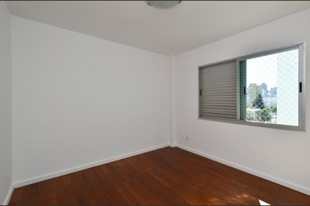 Apartamento para alugar com 132m², 4 quartos e 2 vagas Apartamento para alugar com 132m², 4 quartos e 2 vagasQuarto 1