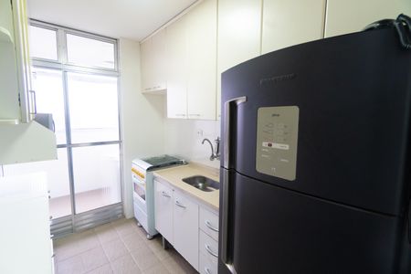 Cozinha de apartamento para alugar com 2 quartos, 45m² em Vila Campestre, São Paulo