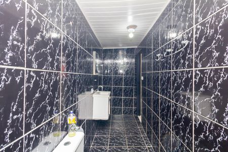 Banheiro de apartamento para alugar com 2 quartos, 50m² em Cidade Tiradentes, São Paulo