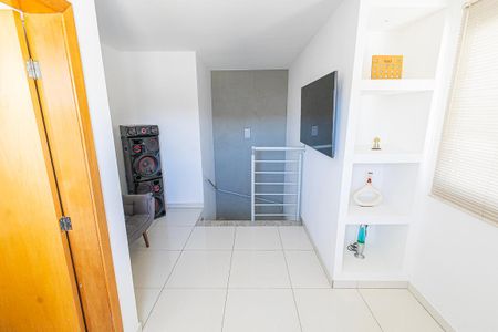 Sala cobertura de apartamento à venda com 2 quartos, 130m² em Castelo, Belo Horizonte