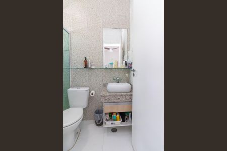 Casa de condomínio à venda com 154m², 3 quartos e 4 vagas Casa de condomínio à venda com 154m², 3 quartos e 4 vagasBanheiro da Suíte