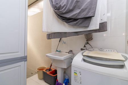 Casa de condomínio à venda com 154m², 3 quartos e 4 vagas Casa de condomínio à venda com 154m², 3 quartos e 4 vagasÁrea de Serviço