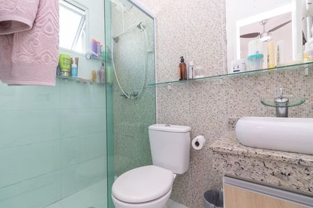 Casa de condomínio à venda com 154m², 3 quartos e 4 vagas Casa de condomínio à venda com 154m², 3 quartos e 4 vagasBanheiro da Suíte
