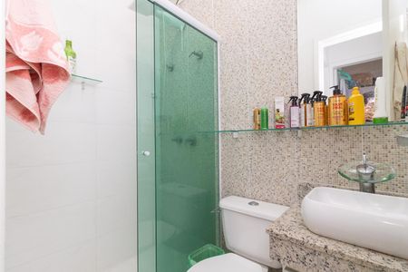 Casa de condomínio à venda com 154m², 3 quartos e 4 vagas Casa de condomínio à venda com 154m², 3 quartos e 4 vagasBanheiro 2