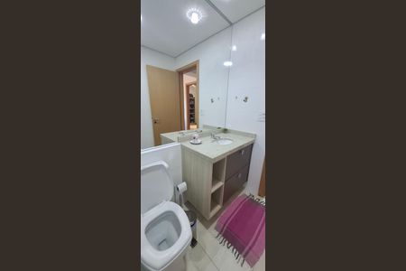 Apartamento para alugar com 145m², 3 quartos e 3 vagas Apartamento para alugar com 145m², 3 quartos e 3 vagasBanheiro da Suíte 1