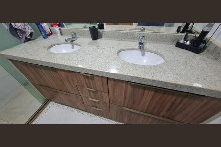 Apartamento para alugar com 145m², 3 quartos e 3 vagas Apartamento para alugar com 145m², 3 quartos e 3 vagasBanheiro da Suíte 3