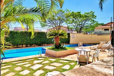 Apartamento à venda com 65m², 3 quartos e 2 vagas Apartamento à venda com 65m², 3 quartos e 2 vagasPiscina