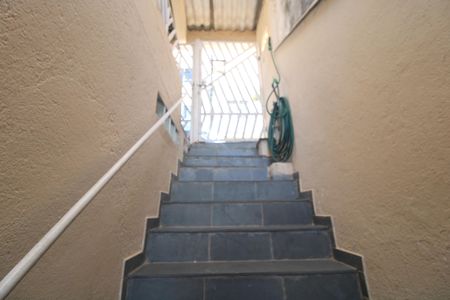 Escada / Entrada de casa à venda com 2 quartos, 130m² em Jardim Edilene, São Paulo