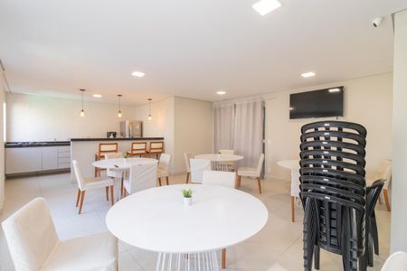 Apartamento para alugar com 47m², 2 quartos e 1 vaga Apartamento para alugar com 47m², 2 quartos e 1 vagaÁrea comum - Salão de festas