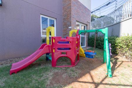 Apartamento para alugar com 47m², 2 quartos e 1 vaga Apartamento para alugar com 47m², 2 quartos e 1 vagaÁrea comum - Playground