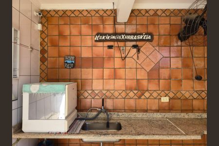 Fundos Churrasqueira de casa à venda com 2 quartos, 200m² em Jardim das Nacoes, Guarulhos