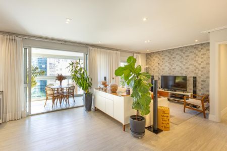 Apartamento à venda com 126m², 3 quartos e 3 vagas Apartamento à venda com 126m², 3 quartos e 3 vagasSala