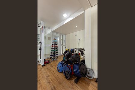 Apartamento à venda com 126m², 3 quartos e 3 vagas Apartamento à venda com 126m², 3 quartos e 3 vagasÁrea comum - Academia