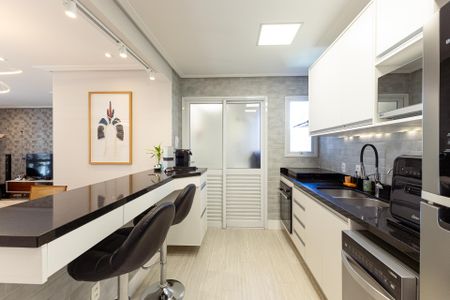 Apartamento à venda com 126m², 3 quartos e 3 vagas Apartamento à venda com 126m², 3 quartos e 3 vagasCozinha