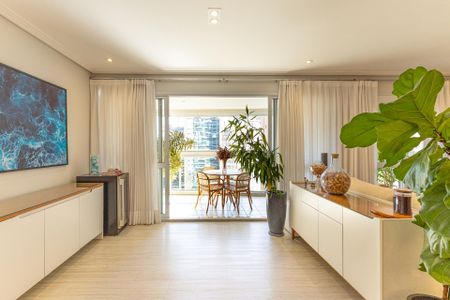 Apartamento à venda com 126m², 3 quartos e 3 vagas Apartamento à venda com 126m², 3 quartos e 3 vagasSala