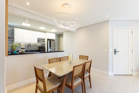 Apartamento à venda com 126m², 3 quartos e 3 vagas Apartamento à venda com 126m², 3 quartos e 3 vagasSala