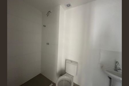 Banheiro Social de apartamento à venda com 2 quartos, 60m² em Jardim Maria Helena, Barueri