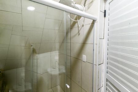 Banheiro de casa para alugar com 2 quartos, 45m² em Jardim Monte Alegre, Taboão da Serra