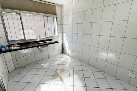 Cozinha de casa para alugar com 2 quartos, 45m² em Jardim Monte Alegre, Taboão da Serra