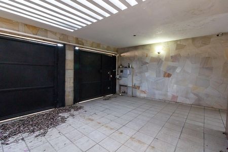 Garagem de casa para alugar com 3 quartos, 250m² em Jardim Bom Clima, Guarulhos