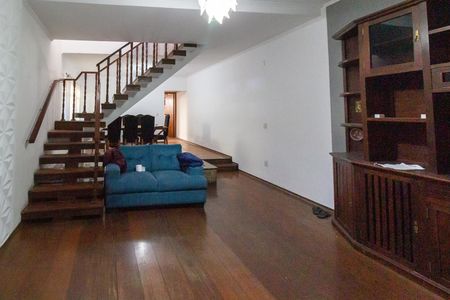 Casa para alugar com 3 quartos, 250m² em Jardim Bom Clima, Guarulhos